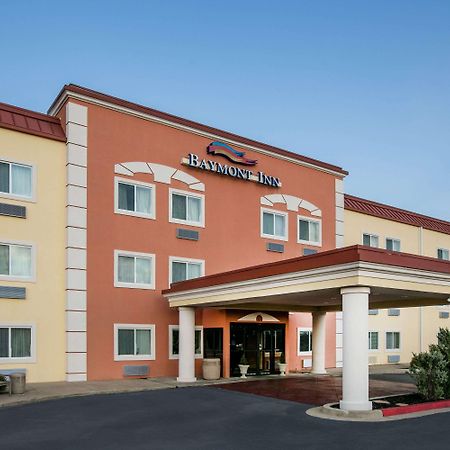 Baymont By Wyndham Lawton Hotel Exterior photo