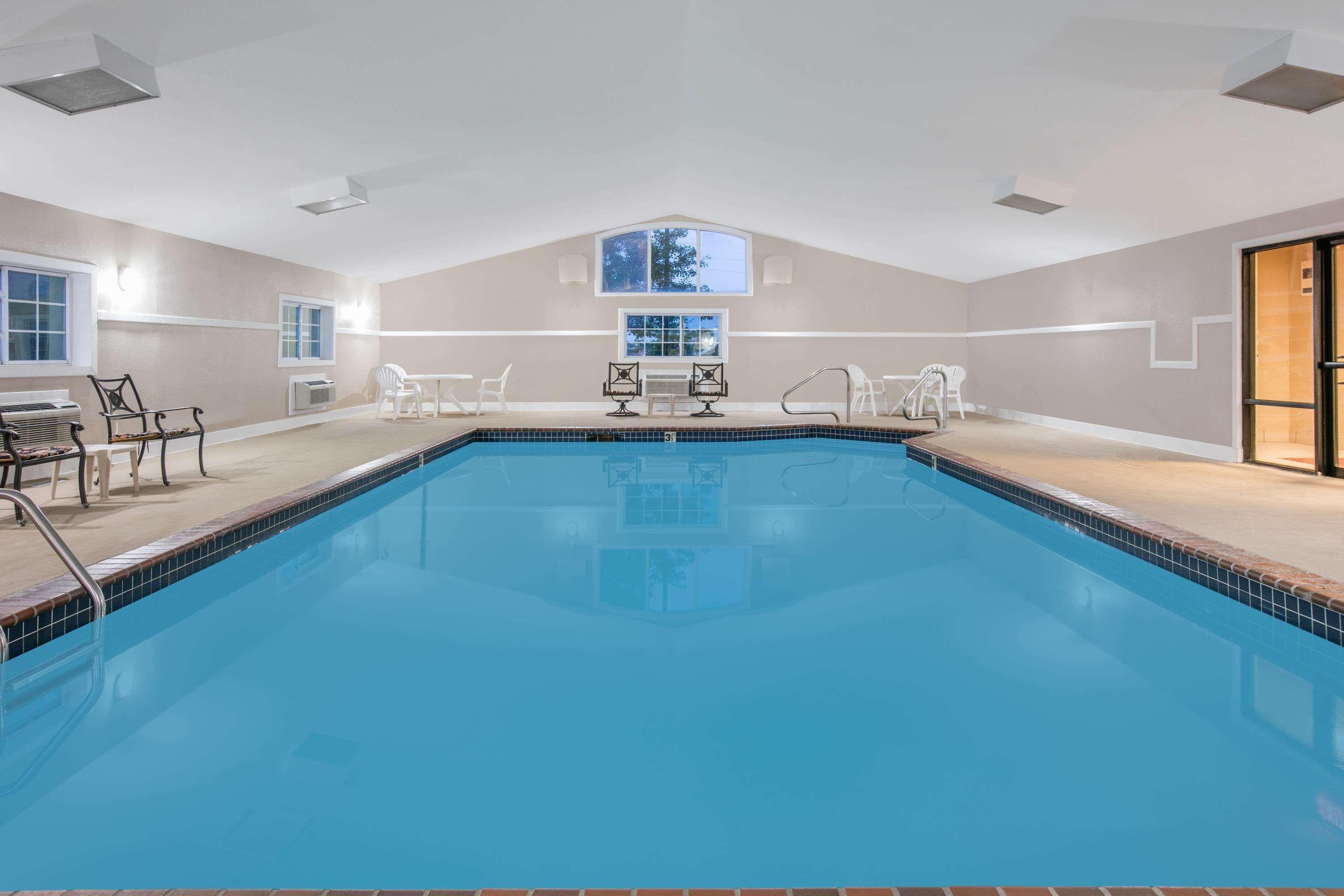 Baymont By Wyndham Lawton Hotel Exterior photo